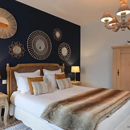 La Grange Bagnolaise Bed and Breakfast 3*